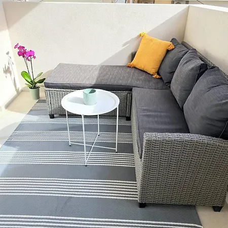 Azure Loft - 3min Walk To Beach, 10min To Old Town