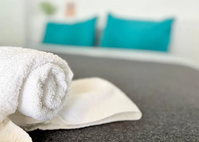 Lejlighed Azure Loft - 3min Walk To Beach, 10min To Old Town *