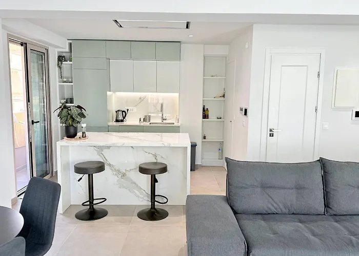 Lejlighed Azure Loft - 3min Walk To Beach, 10min To Old Town Chania (Crete)