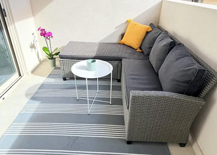 Azure Loft - 3min Walk To Beach, 10min To Old Town