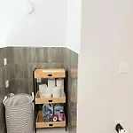 Azure Loft - 3min Walk To Beach, 10min To Old Town شقة