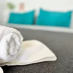 شقة Azure Loft - 3min Walk To Beach, 10min To Old Town *