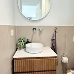 Azure Loft - 3min Walk To Beach, 10min To Old Town شقة