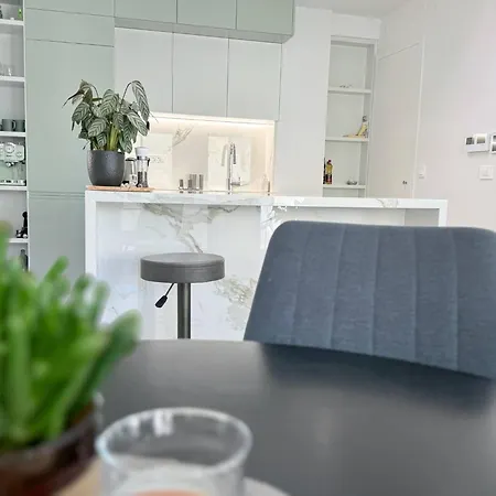 Azure Loft - 3min Walk To Beach, 10min To Old Town