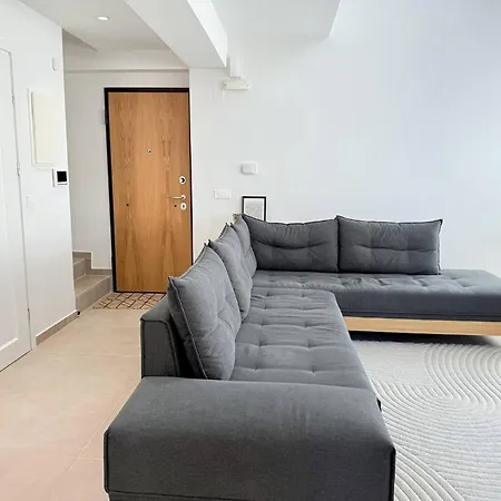 شقة Azure Loft - 3min Walk To Beach, 10min To Old Town